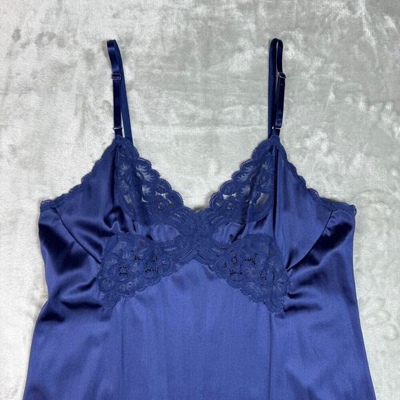 VTG Vanity Fair Full Slip Sz 36 Navy Lace Trim Nylon Light 90s Sleepwear Adjust - Picture 2 of 11